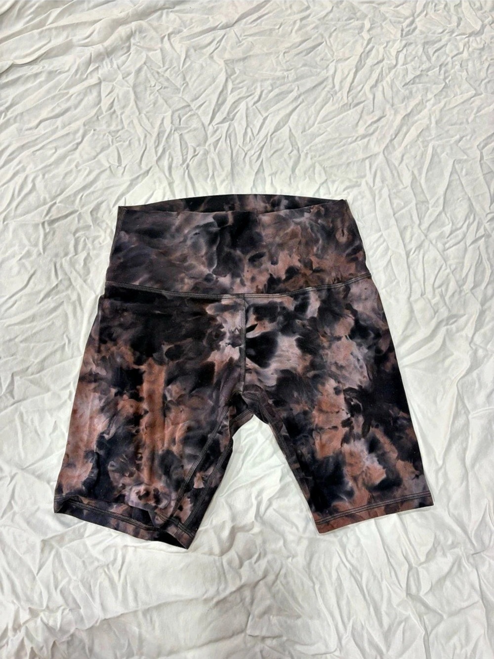 lululemon Tie-Dye biker shorts in Black & Brown Like New